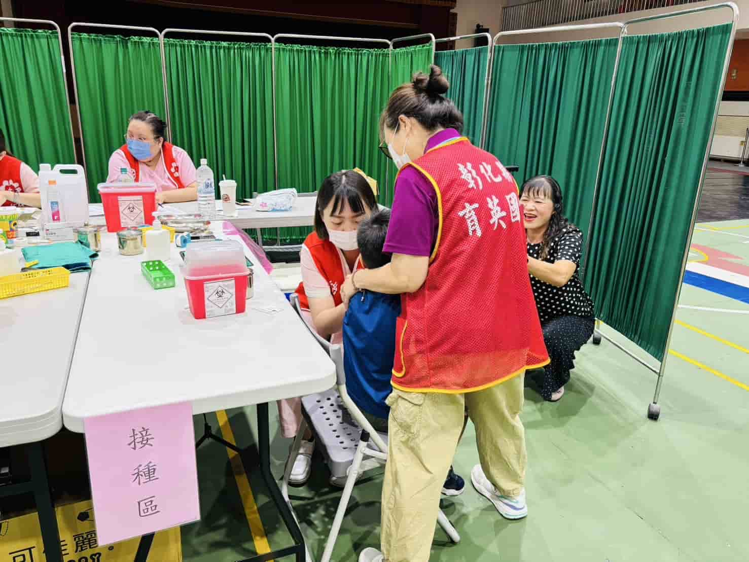 113年10月16日育英國小校園流感接種照片4