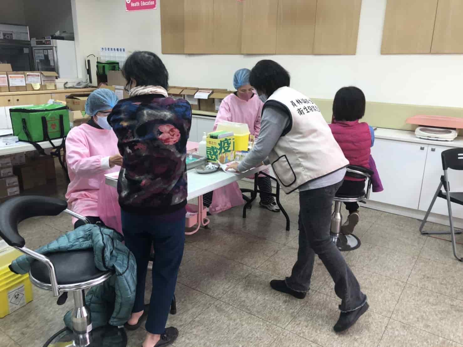 112年2月22日新冠疫苗接種照片2