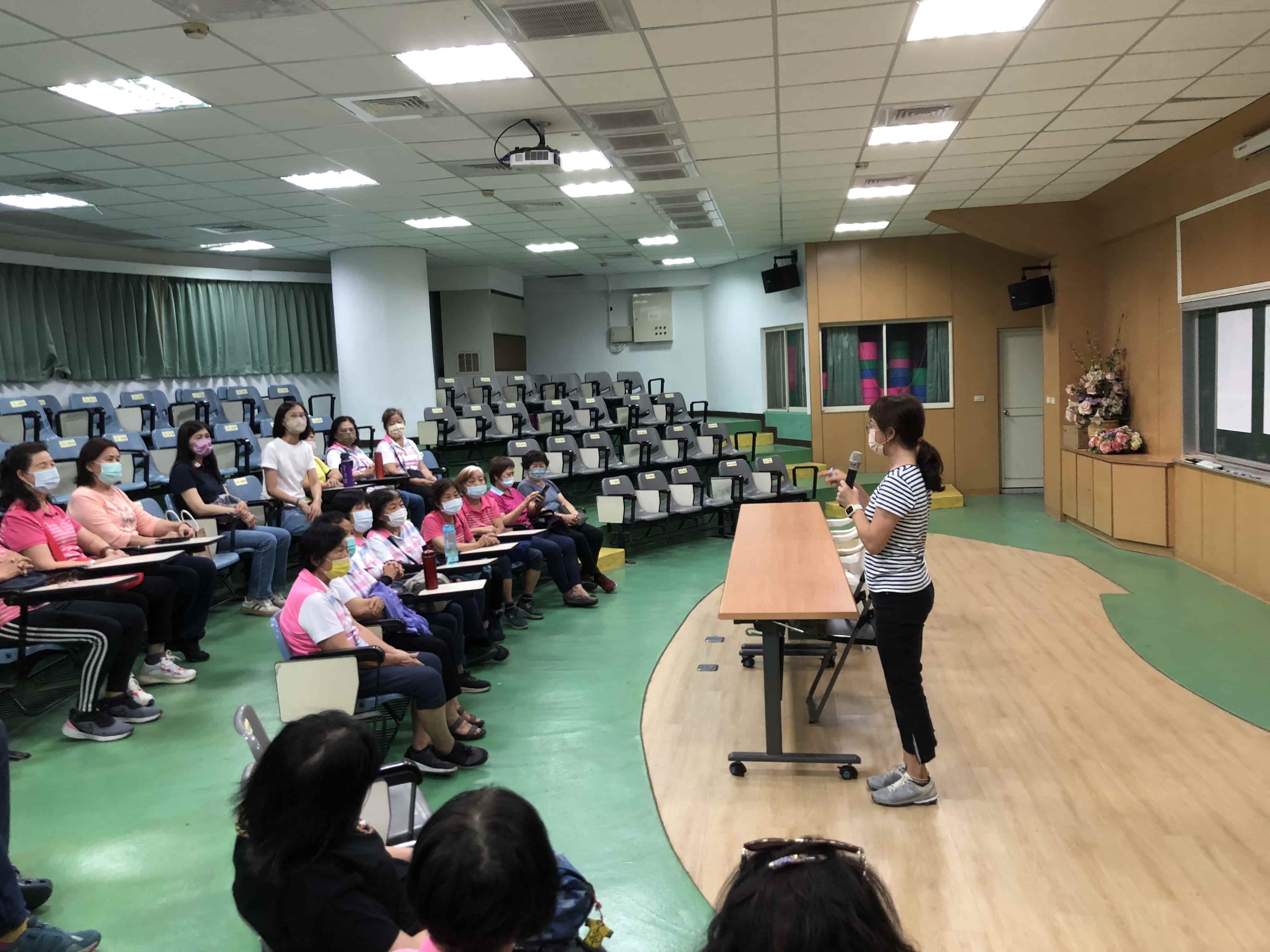 113年5月3日志工聯繫會議照片7